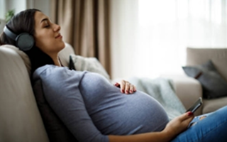 孕期保持良好的作息习惯规律的作息对孕妇…